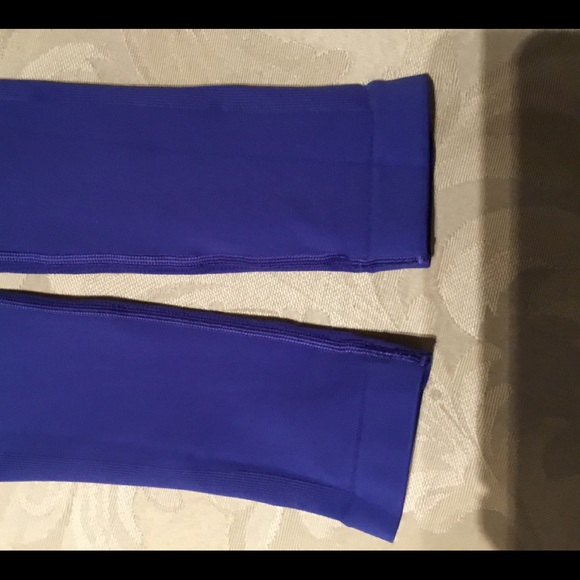 Lululemon Zone InTight Sz 6 in Sapphire Blue, high waisted, 27” inseam -Like new - Picture 11 of 11